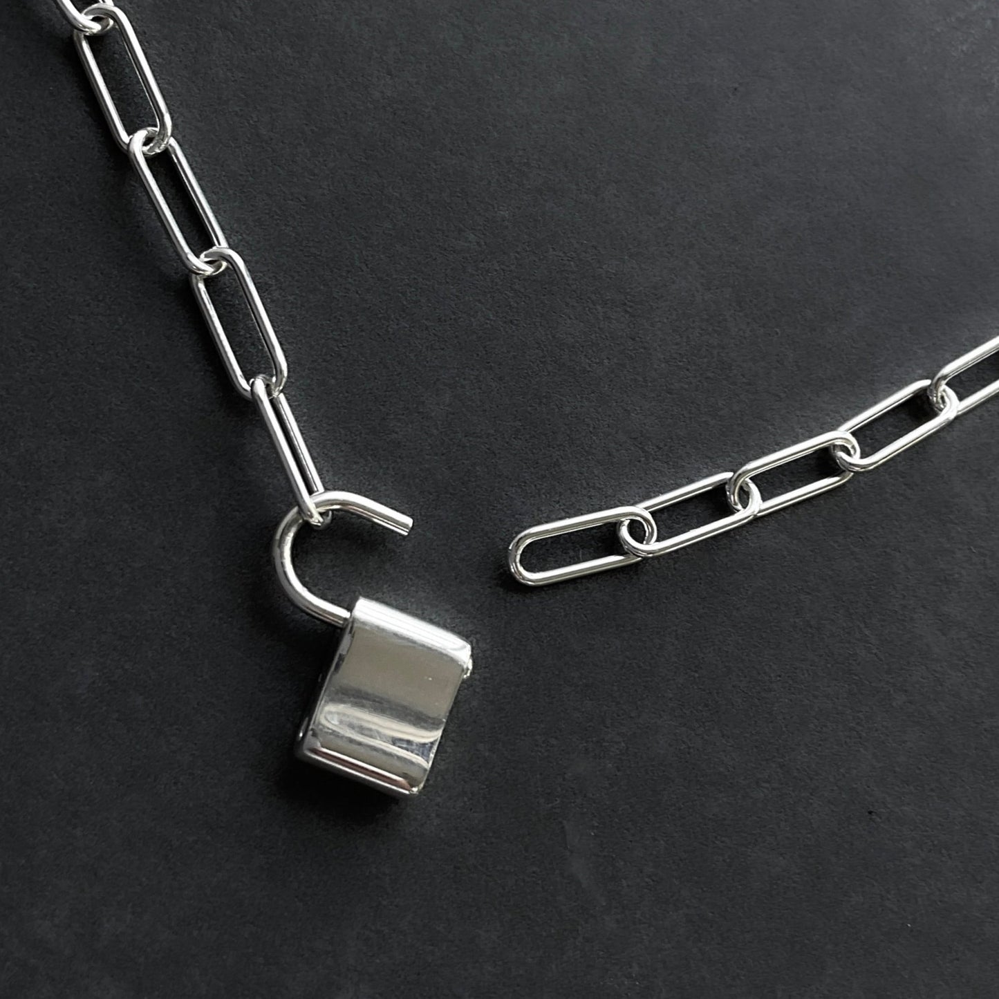 padlock clasp opening