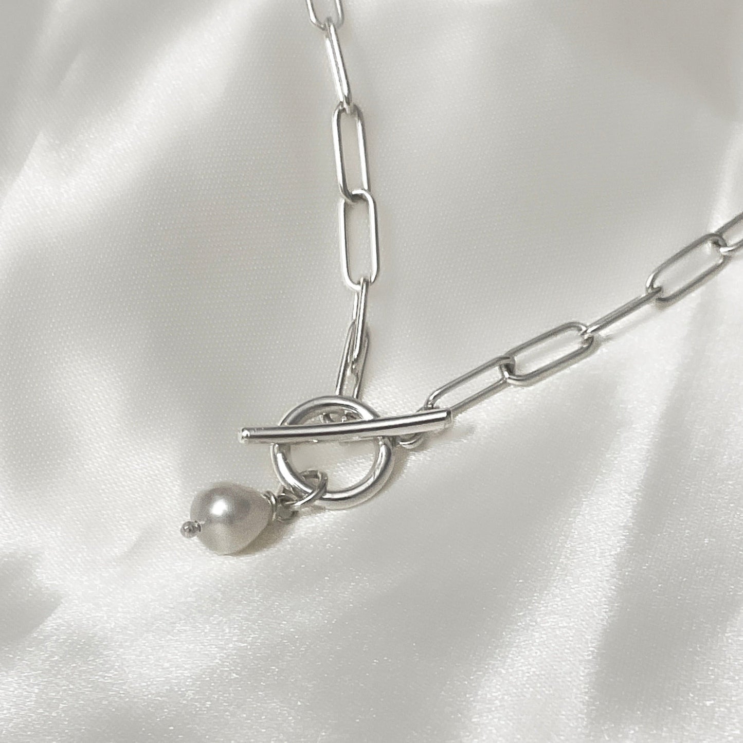 Pearl Drop Paperclip Chain Toggle Necklace in Sterling Silver, 4.3mm