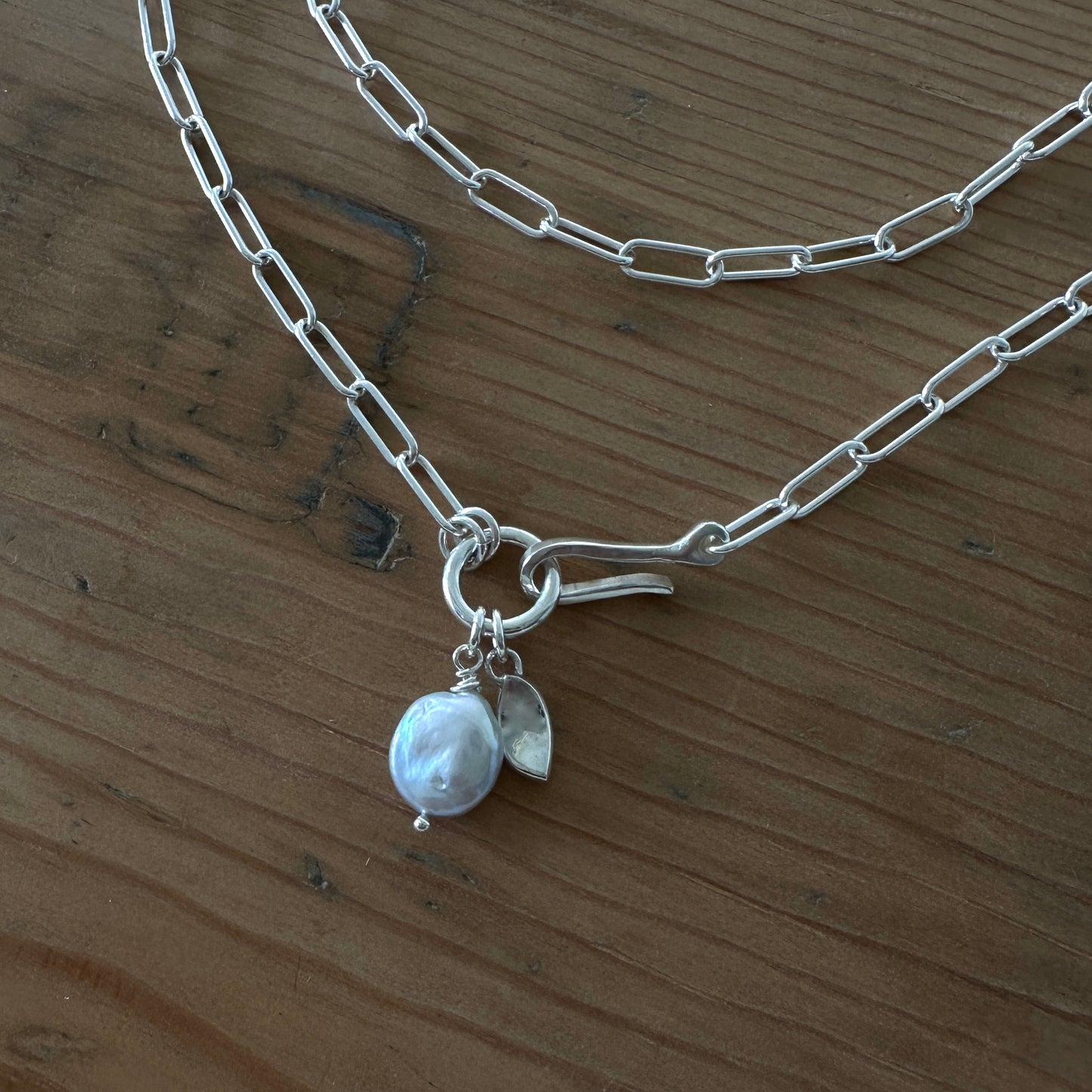 Sterling Silver Paperclip Chain Necklace | Gray Pearl & Leaf Charm | Front Hook Closure