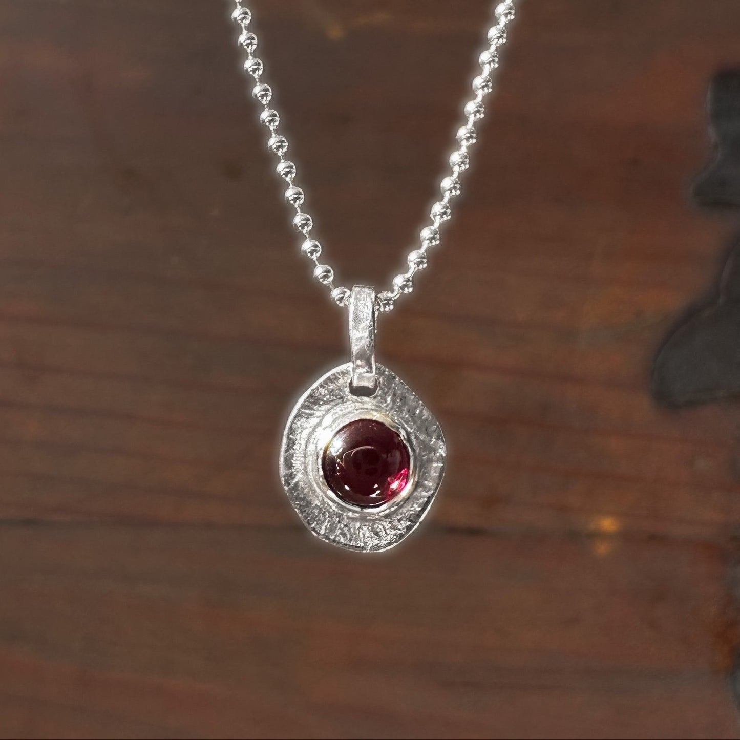 natural garnet gemstone pendant necklace

